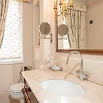 Ebel Boutique 4*