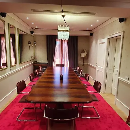 Ebel Boutique 4* Tirana