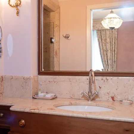 Ebel Boutique 4* Tirana