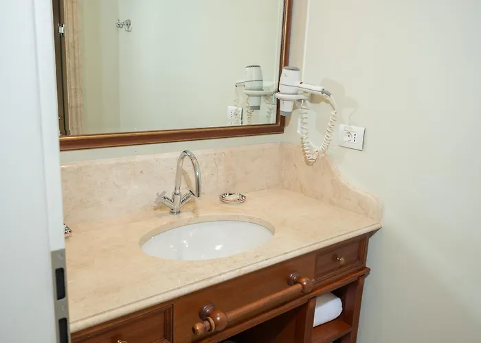 Ebel Boutique 4*