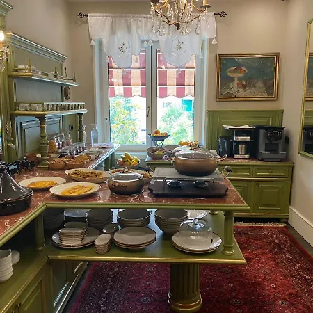 Ebel Boutique מלון