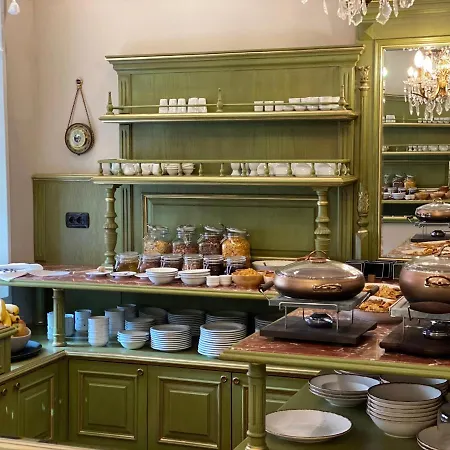 Ebel Boutique מלון טיראנה