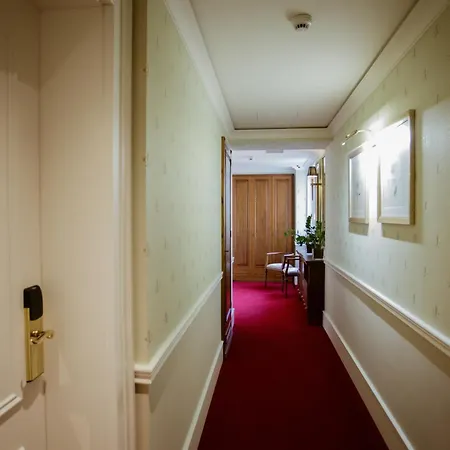 Ebel Boutique טיראנה