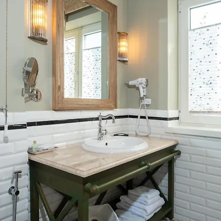 Ebel Boutique 4* Τίρανα