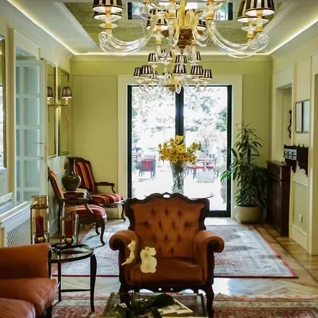 Ebel Boutique מלון טיראנה