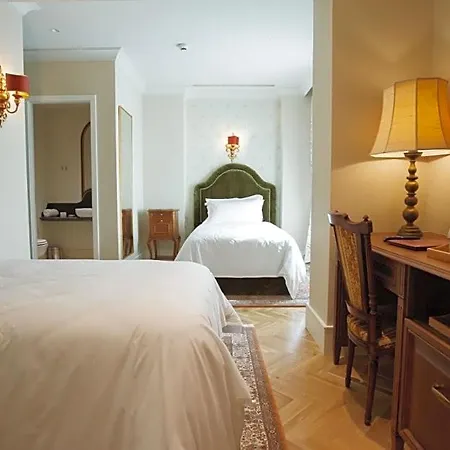 Ebel Boutique 4*