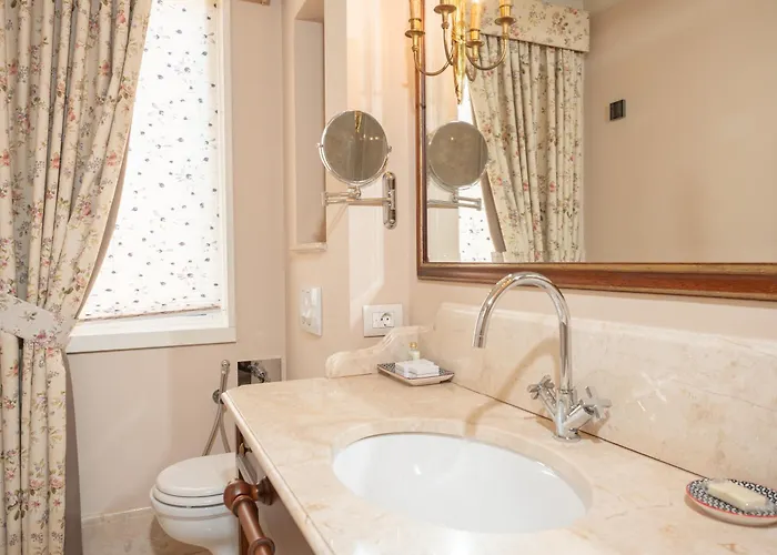 Ebel Boutique 4*